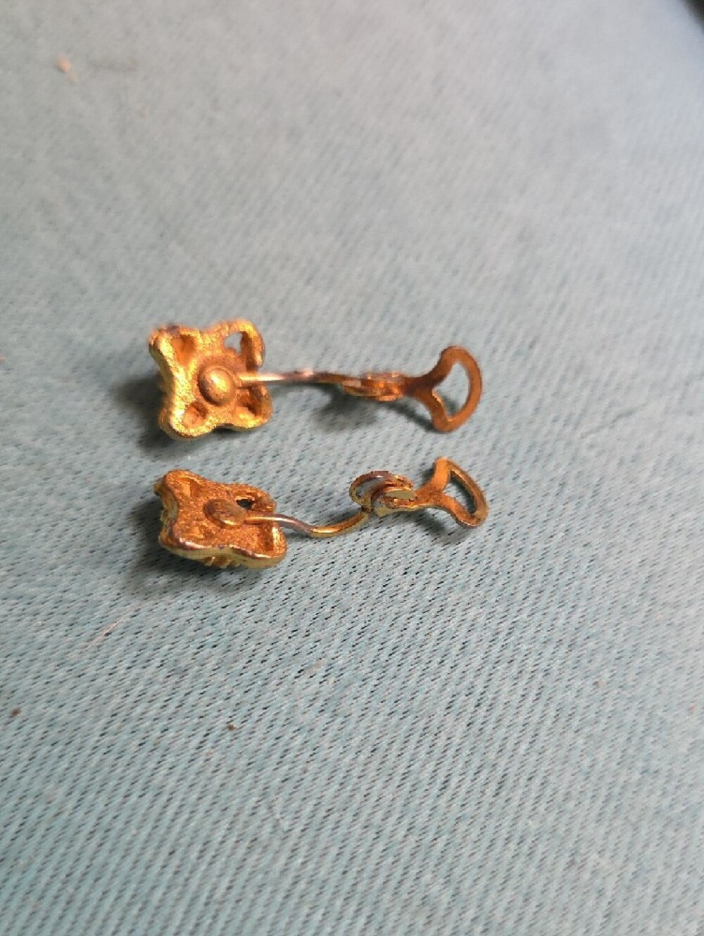 Gold-Tone Crystal Flower Clip-On Earrings - Unbranded - Picture 3 of 4